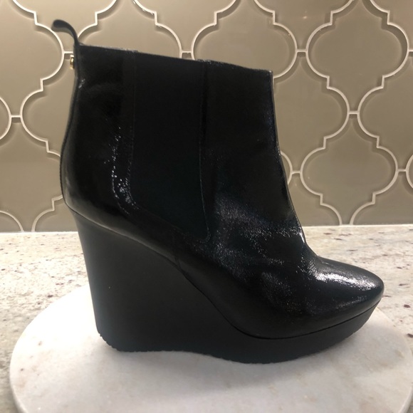Jimmy Choo, black patent wedge, booties, size 39. - Picture 2 of 3
